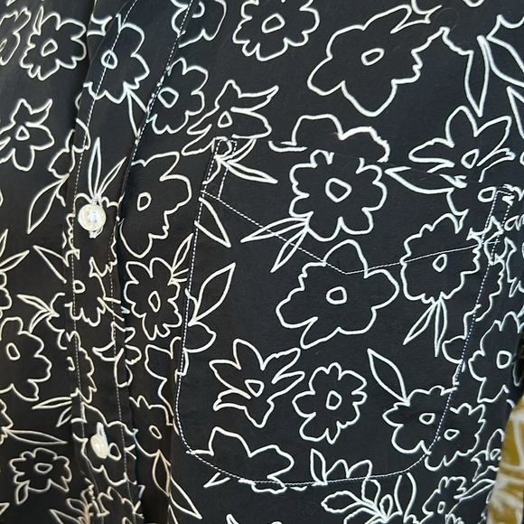 Frank & Eileen Silvio Untackable Button Up Shirt Black/White Floral Outline XS - Picture 5 of 11